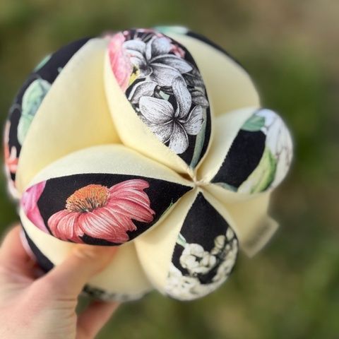 Takane Montessori puzzle grasping ball Premium 4251