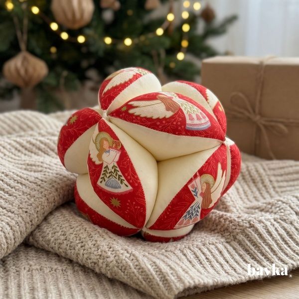 Montessori Takane Ball Mini Holiday Edition 213