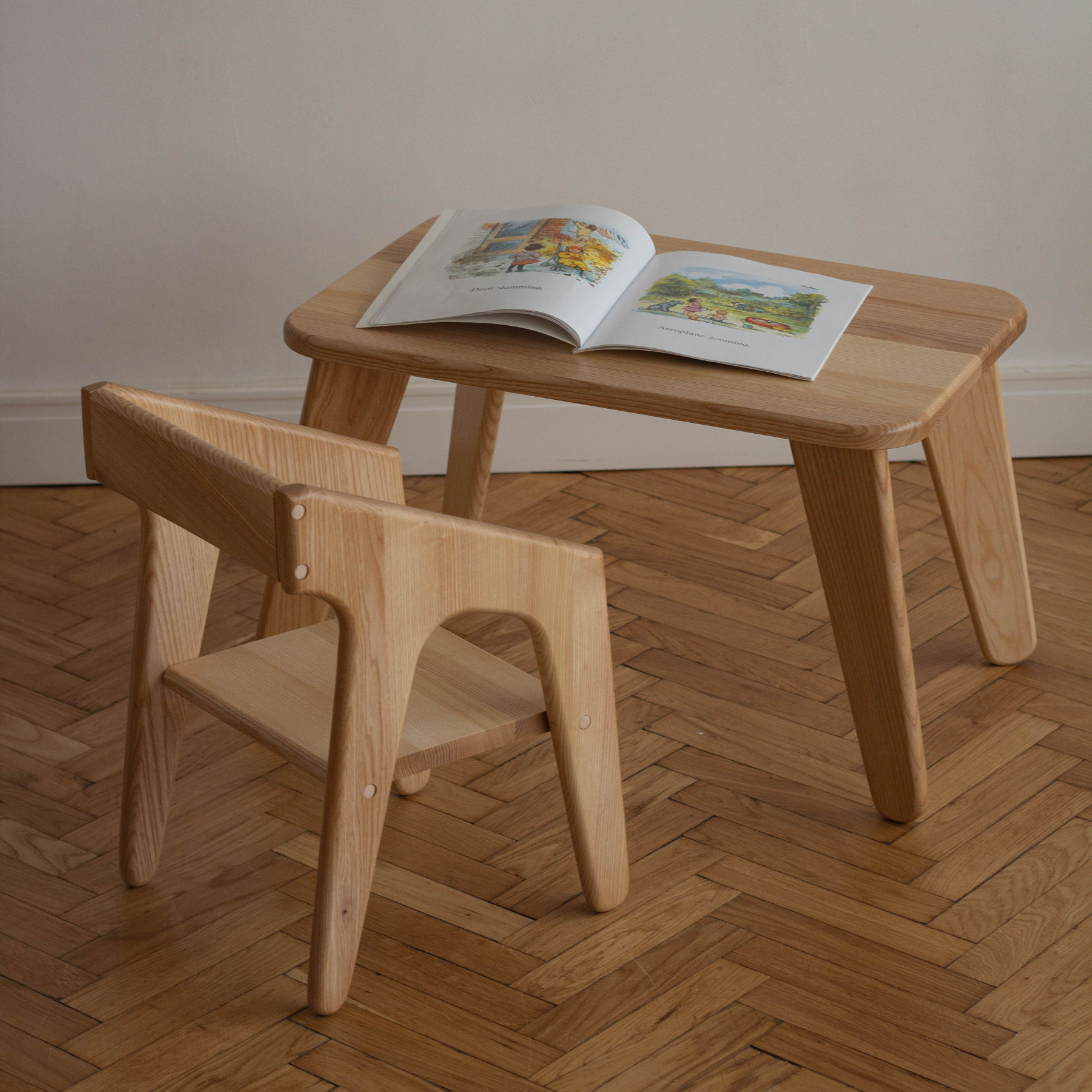 Комплект стіл та стілець